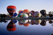 прилетайте осенью на праздник воздушных шаров канберры (canberra balloon fiesta)